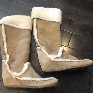 Lanvin Gently worn Shearling Trimmed boots